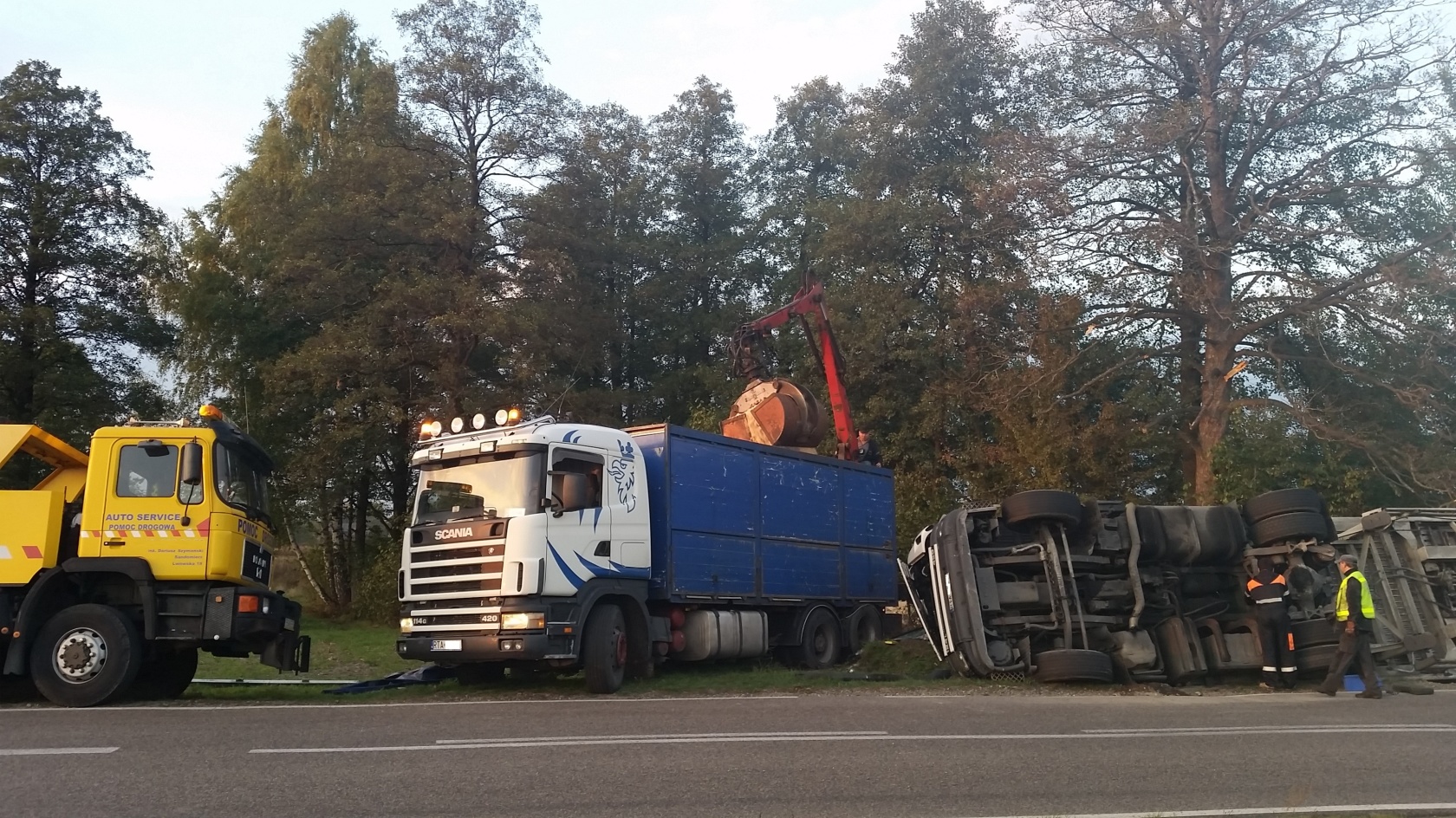 TIR wpadł do rowu