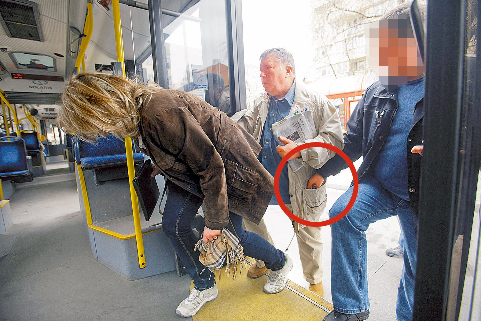Policja ostrzega: Uważaj na kieszonkowców!