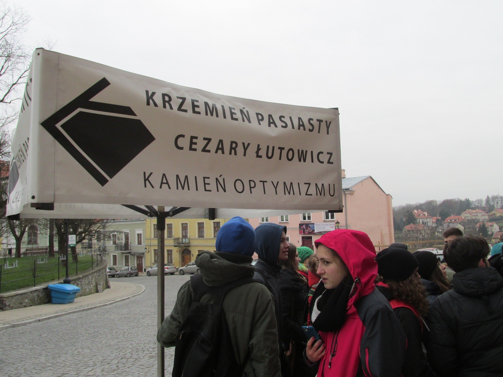Ojciec Mateusz i kamień optymizmu