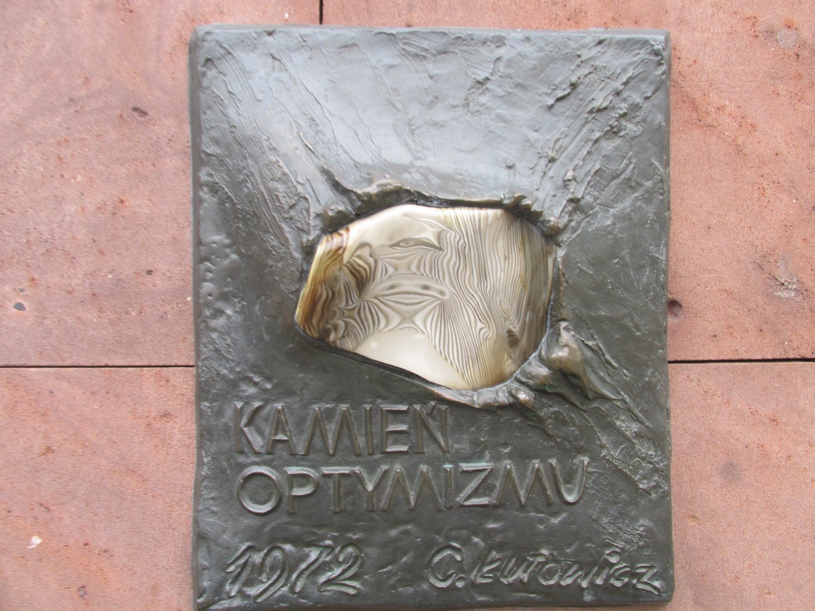 Ojciec Mateusz i kamień optymizmu