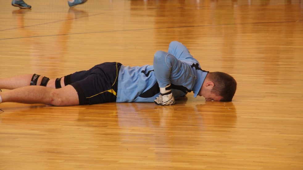 Pierwsze mecze piłki halowej za nami