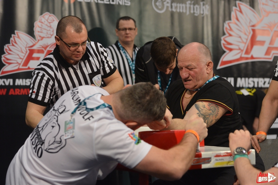 Niżańscy siłacze ze złotymi medalami