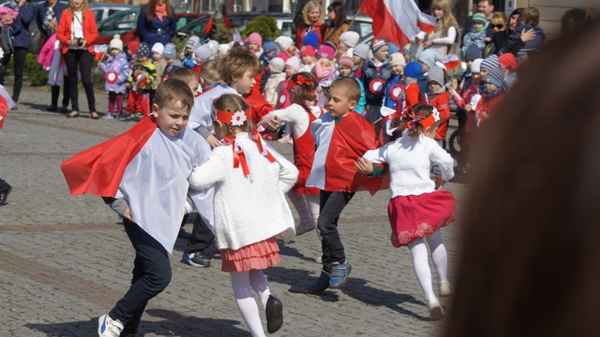 Najmłodsi uczcili narodowe święto flagi