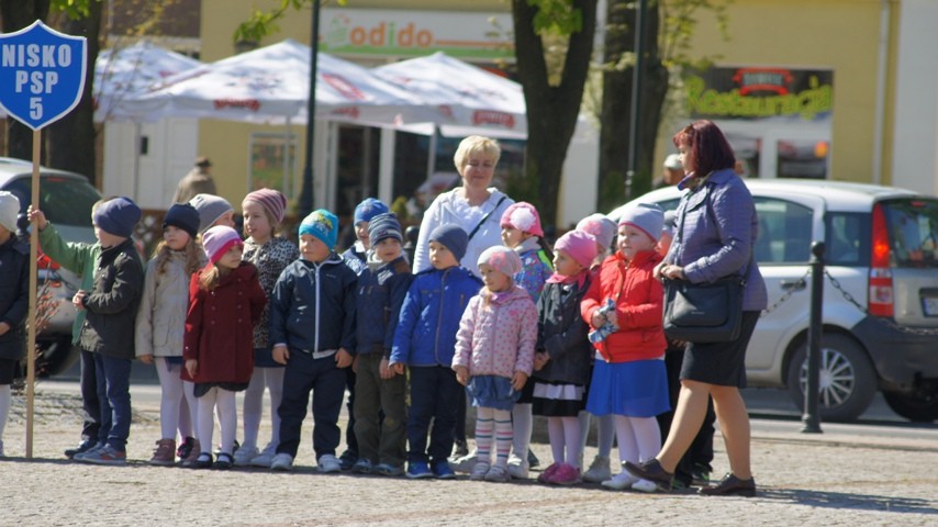 Najmłodsi uczcili narodowe święto flagi