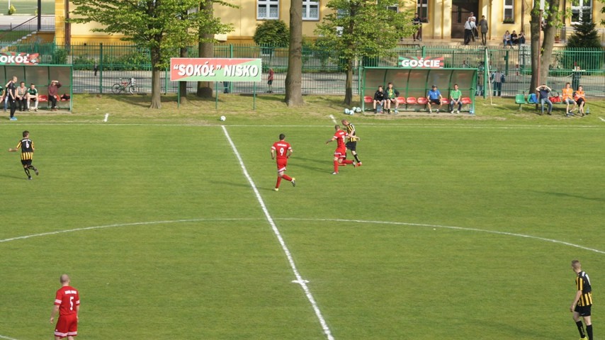 Sokół Nisko wygrał z Przełomem Besko aż 7-1