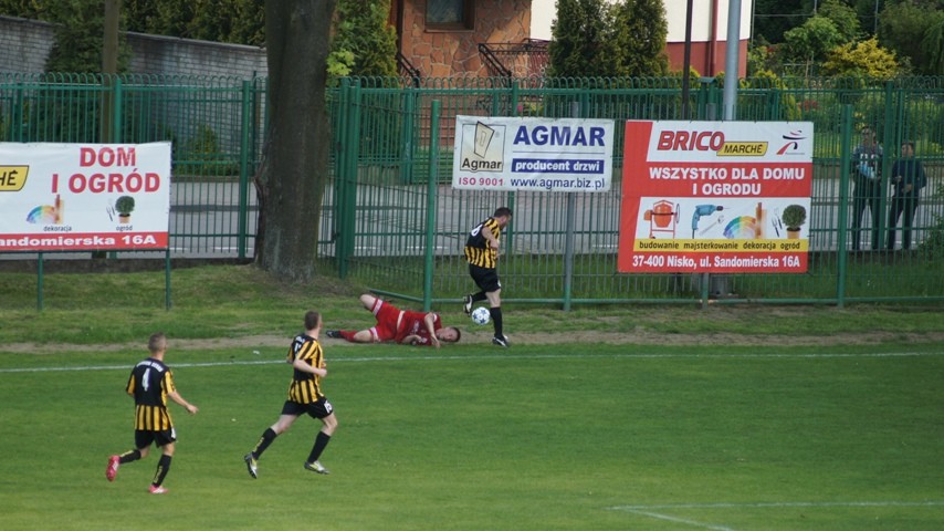 Sokół Nisko wygrał z Przełomem Besko aż 7-1