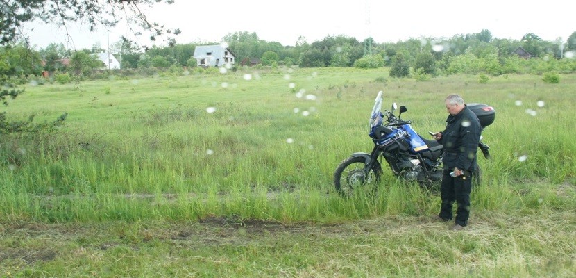 Motocyklista wpadł do rowu