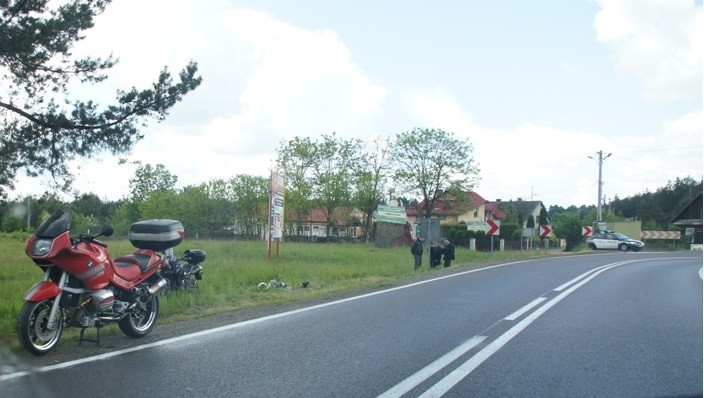 Motocyklista wpadł do rowu