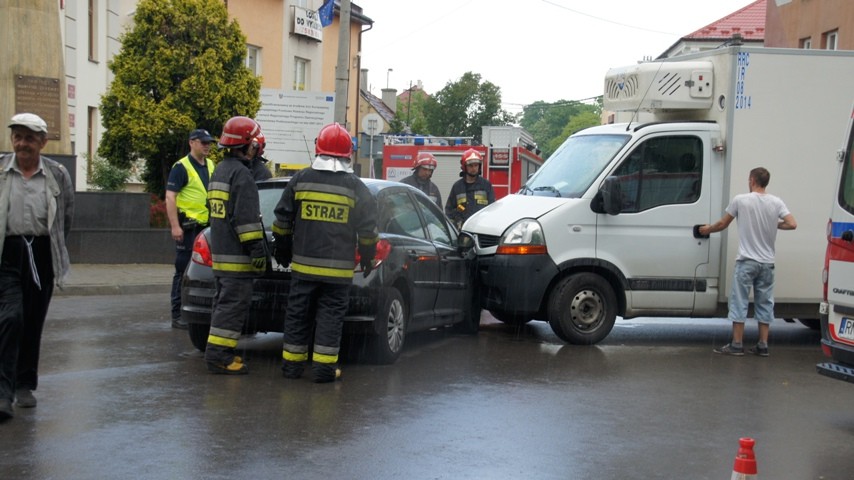 Kolizja w centrum Niska
