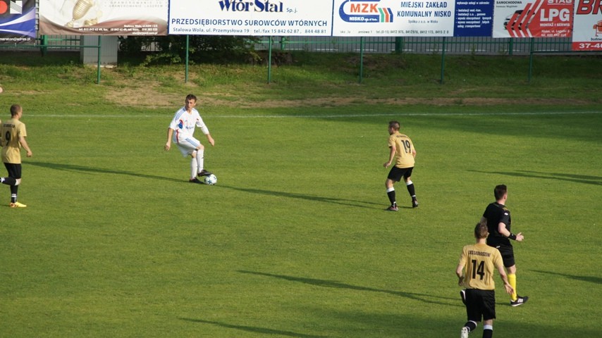 SOKÓŁ NISKO wygrywa 3-1 z LKS SKOŁOSZÓW