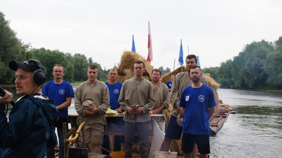 Flisacy wypłynęli z Jarosławia do Ulanowa