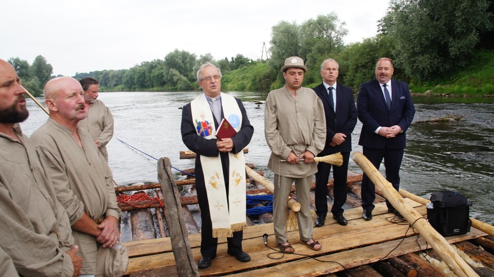 Flisacy wypłynęli z Jarosławia do Ulanowa