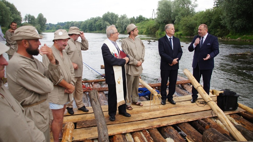 Flisacy wypłynęli z Jarosławia do Ulanowa
