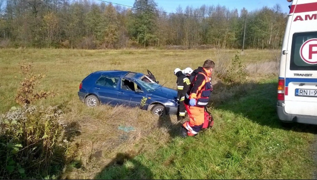 Dachowanie volkswagena w Krzeszowie