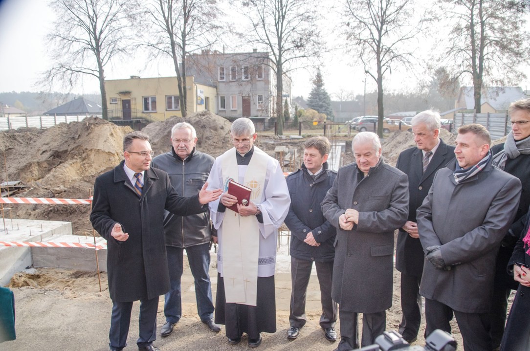 W Zarzeczu wmurowano kamień węgielny pod budowę sali gimnastycznej