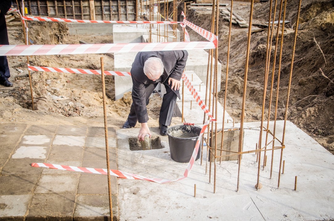 W Zarzeczu wmurowano kamień węgielny pod budowę sali gimnastycznej