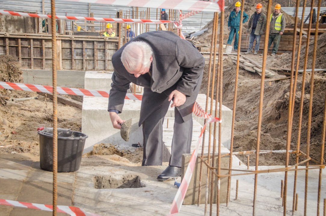 W Zarzeczu wmurowano kamień węgielny pod budowę sali gimnastycznej