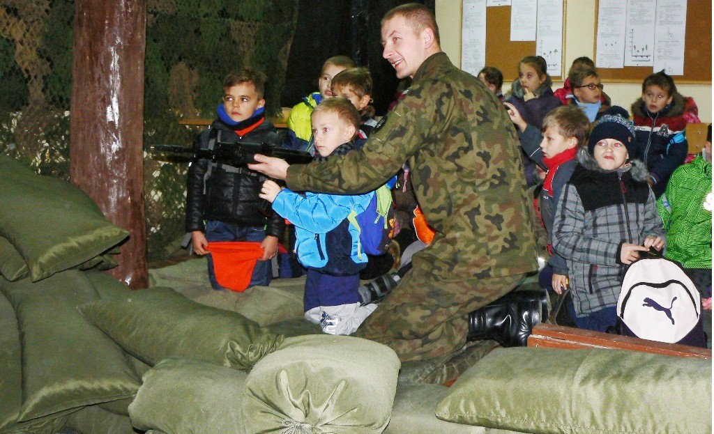 Najmłodsi poznali zawód żołnierza