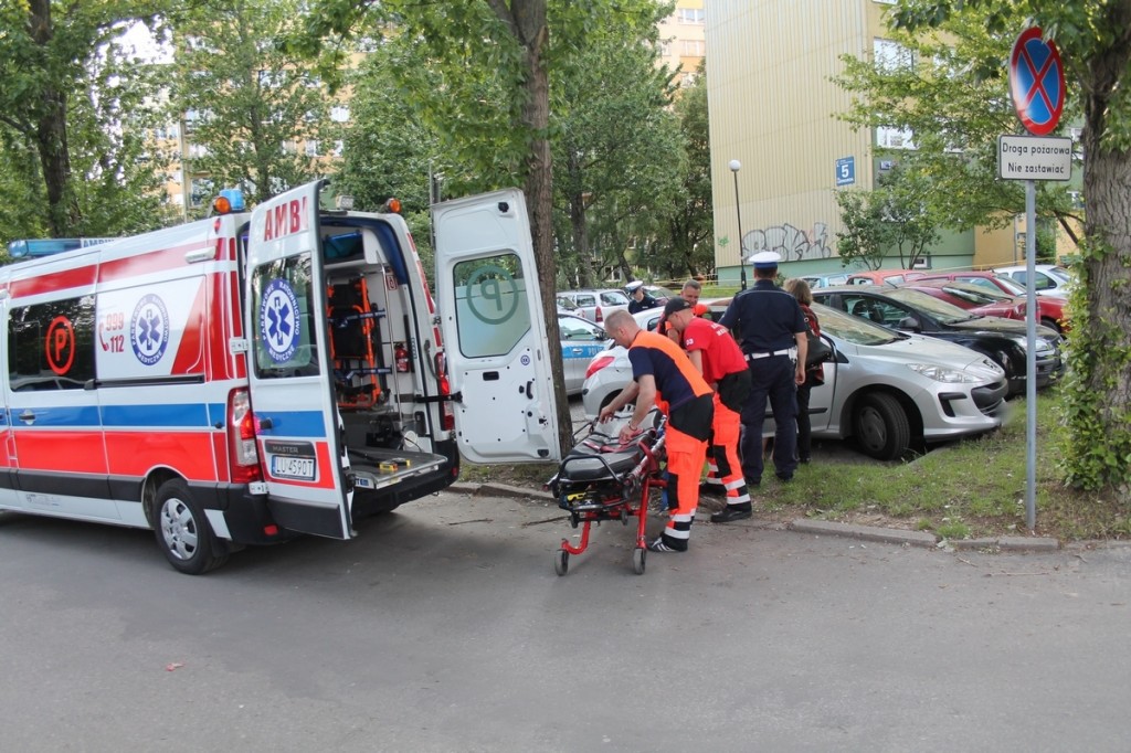 Cofając najechał na starszą kobietę