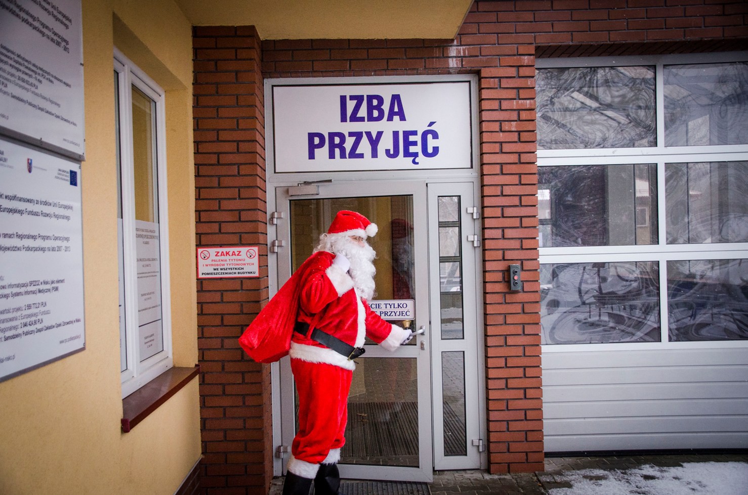 Mikołaj odwiedził małych pacjentów niżańskiego szpitala