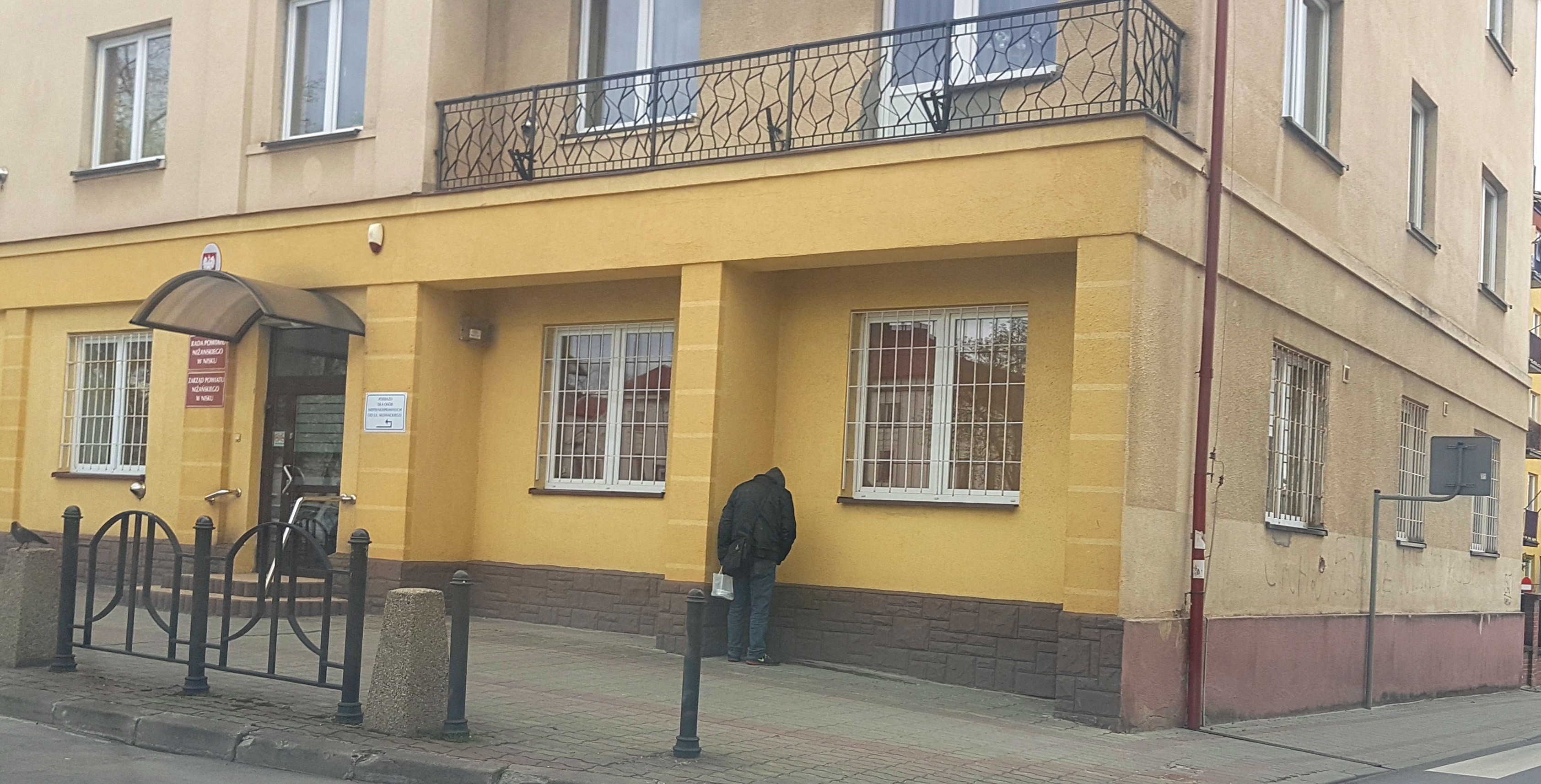 ?A bo sikam na to wszystko? ?  więc sikam na starostwo