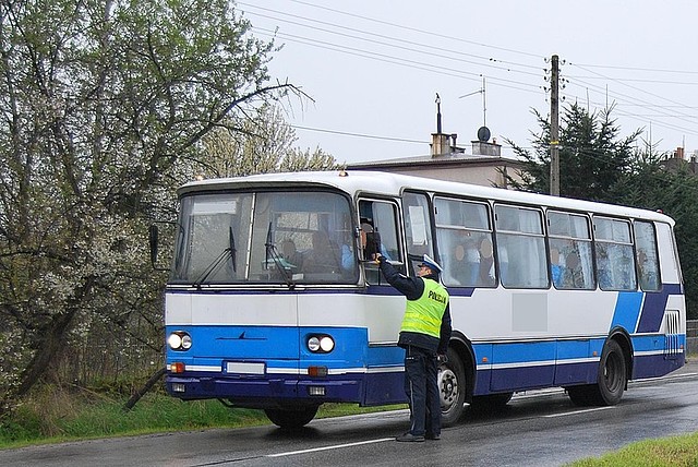 Pijany kierowca autobusu wiózł dzieci do szkoły