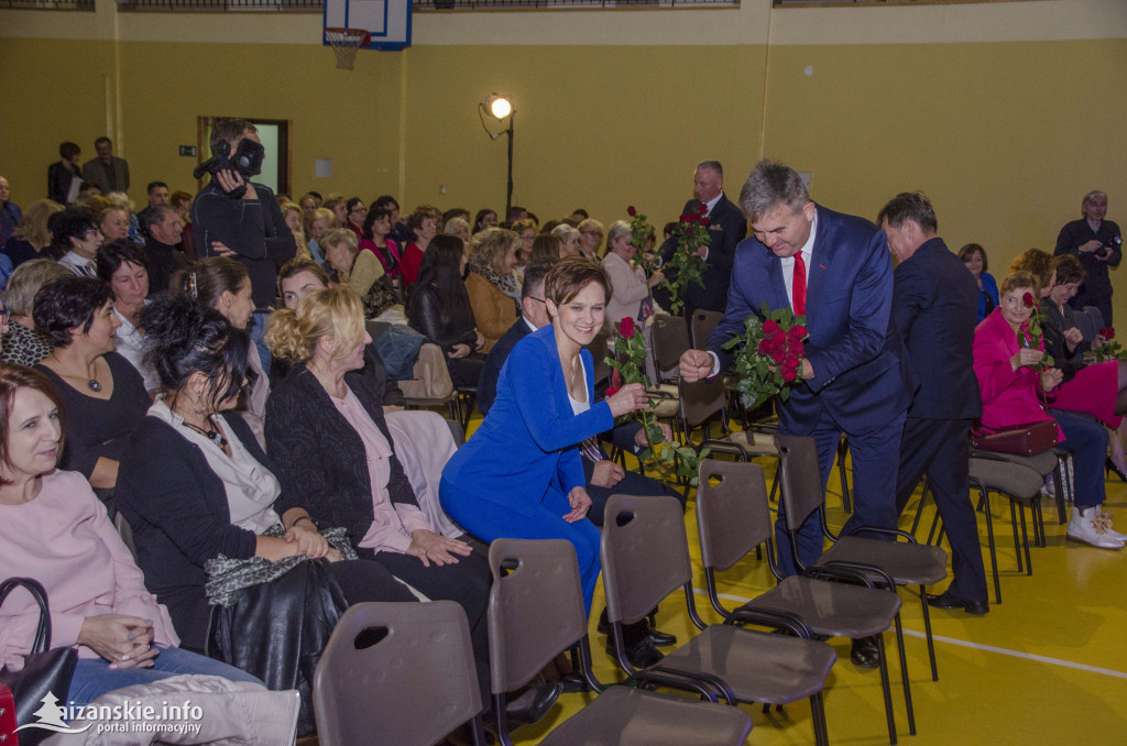 Andrzej Rybiński zaśpiewał dla nauczycieli