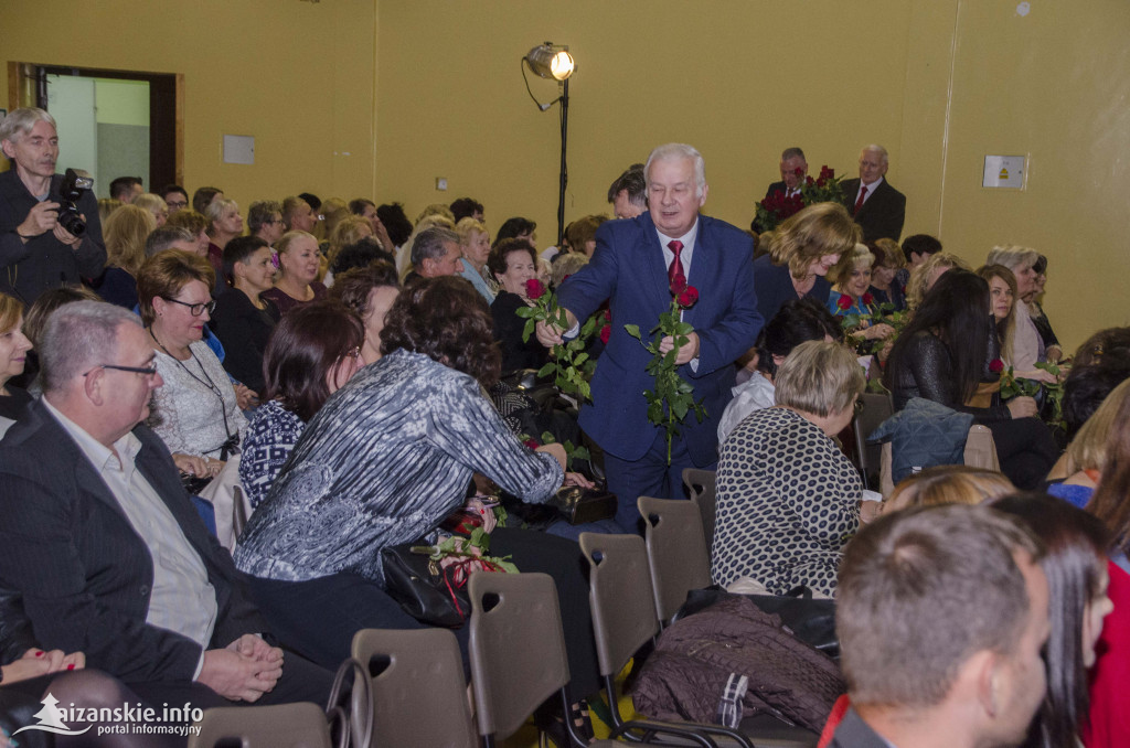 Andrzej Rybiński zaśpiewał dla nauczycieli