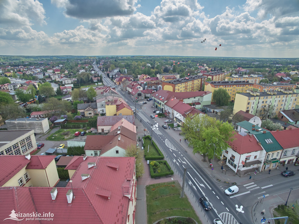 Przedszkolaki z biało-czerwoną