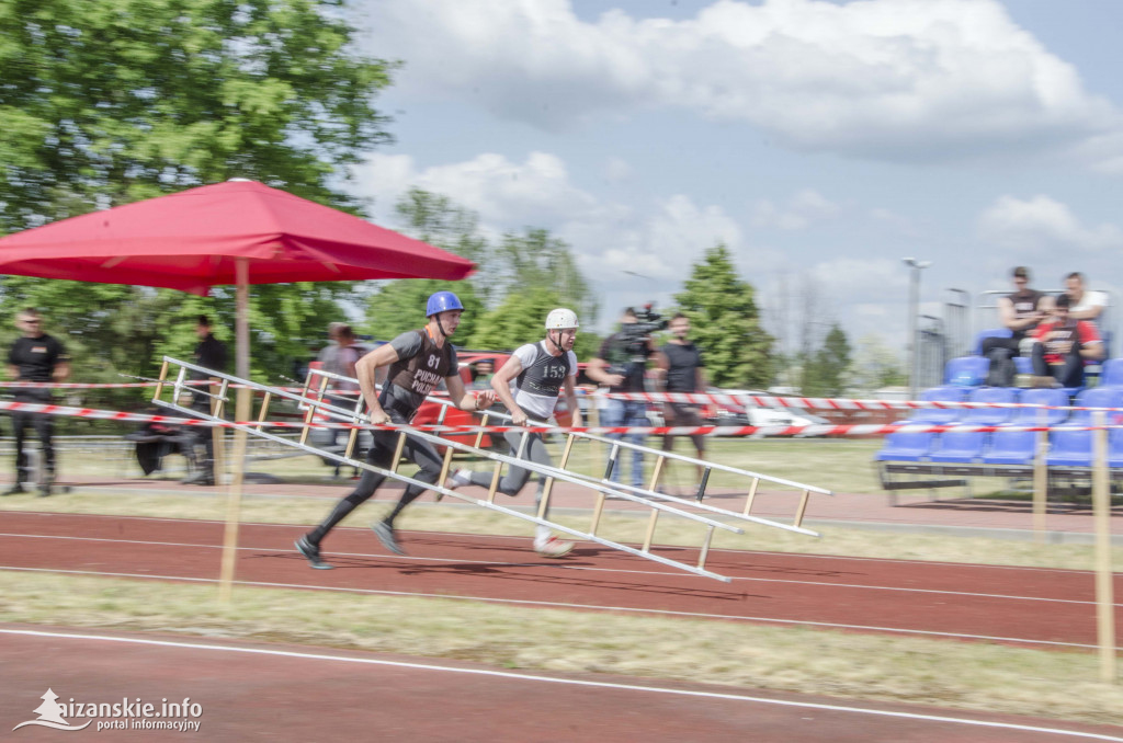 Strażacy rywalizowali na wspinalni