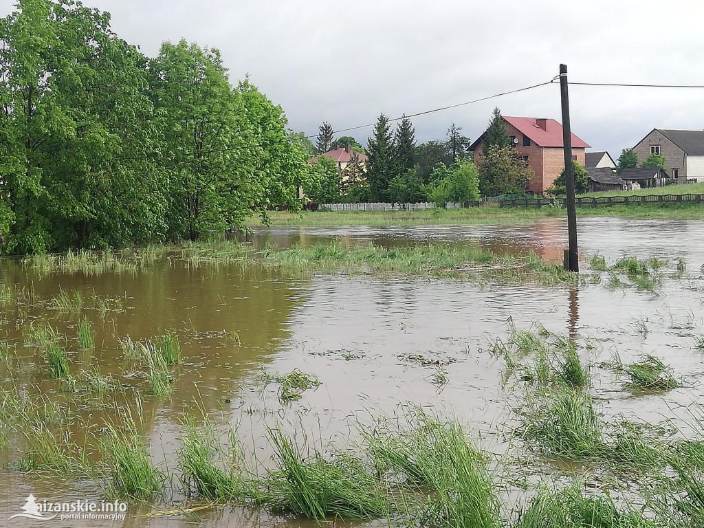 Cholewiana Góra i Jeżowe pod wodą