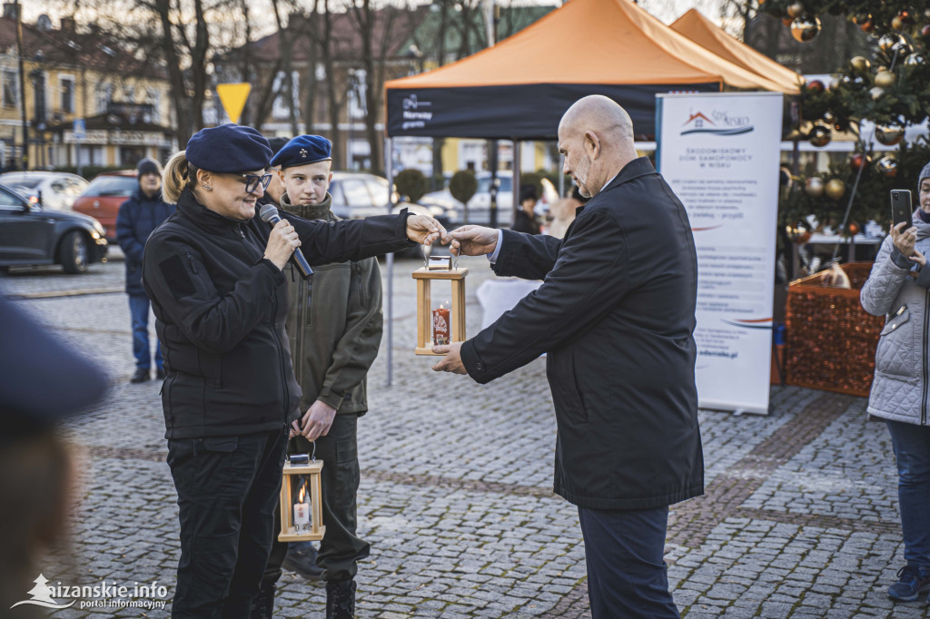 Świąteczny klimat podczas Jarmarku Bożonarodzeniowego w Nisku