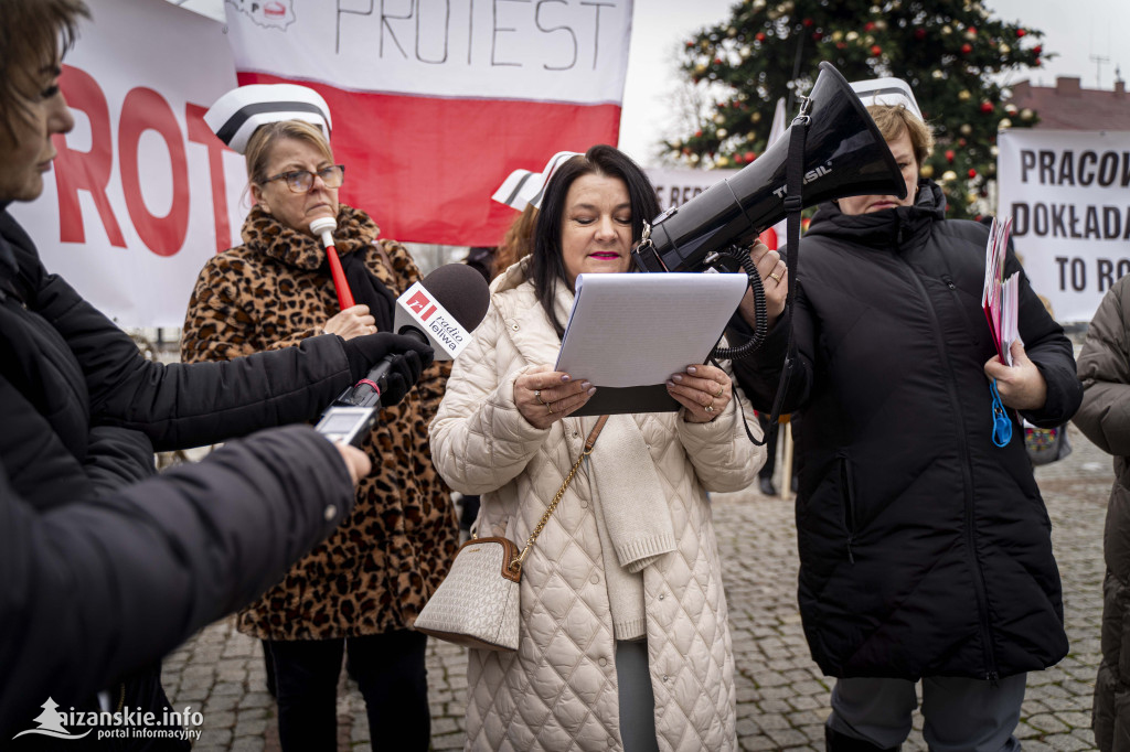 Protest w Nisku! Pracownicy szpitala wyszli na ulicę!