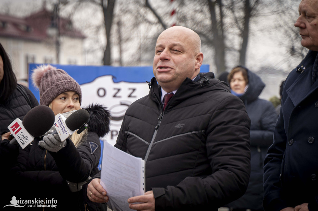 Protest w Nisku! Pracownicy szpitala wyszli na ulicę!