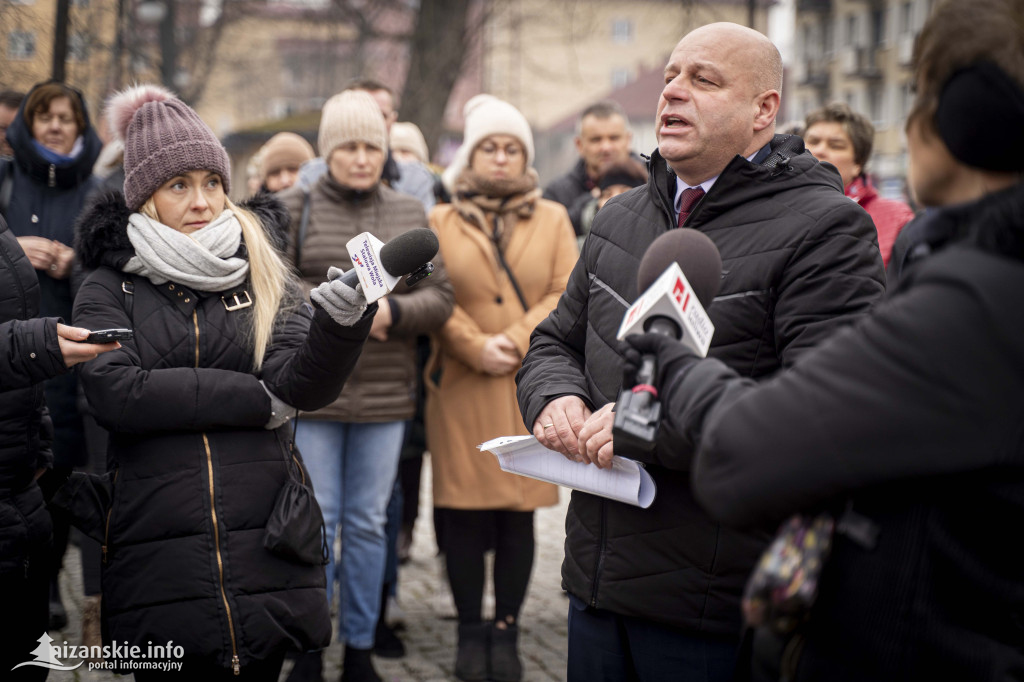 Protest w Nisku! Pracownicy szpitala wyszli na ulicę!