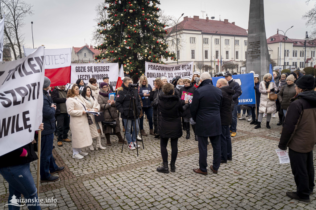 Protest w Nisku! Pracownicy szpitala wyszli na ulicę!