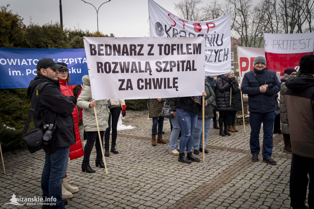 Protest w Nisku! Pracownicy szpitala wyszli na ulicę!