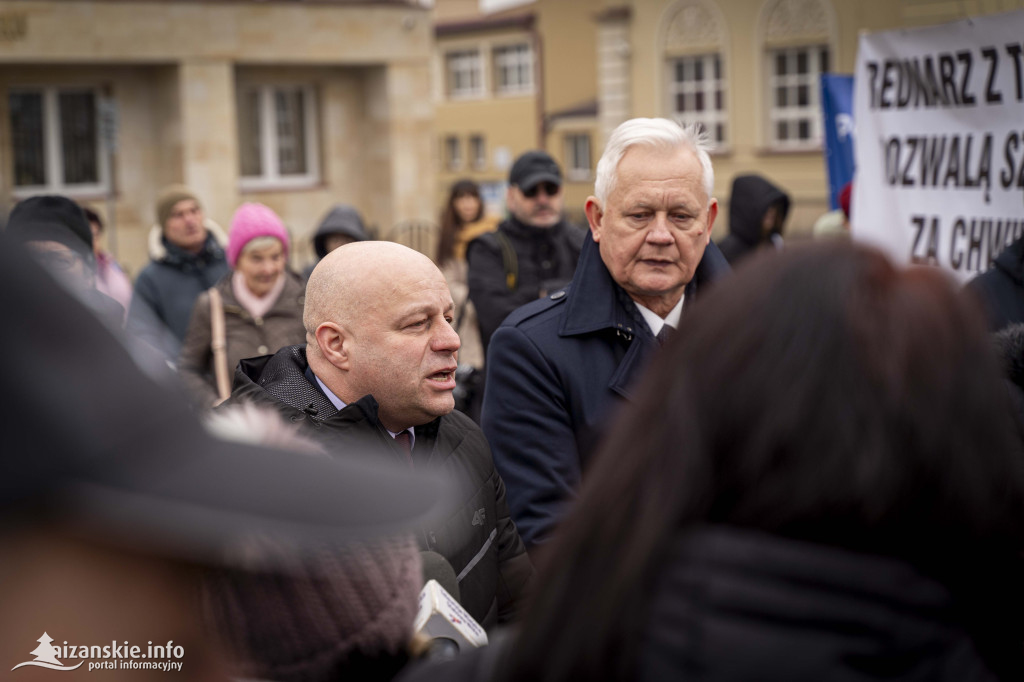 Protest w Nisku! Pracownicy szpitala wyszli na ulicę!