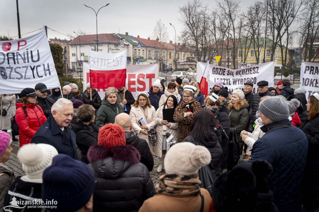 Protest w Nisku! Pracownicy szpitala wyszli na ulicę!