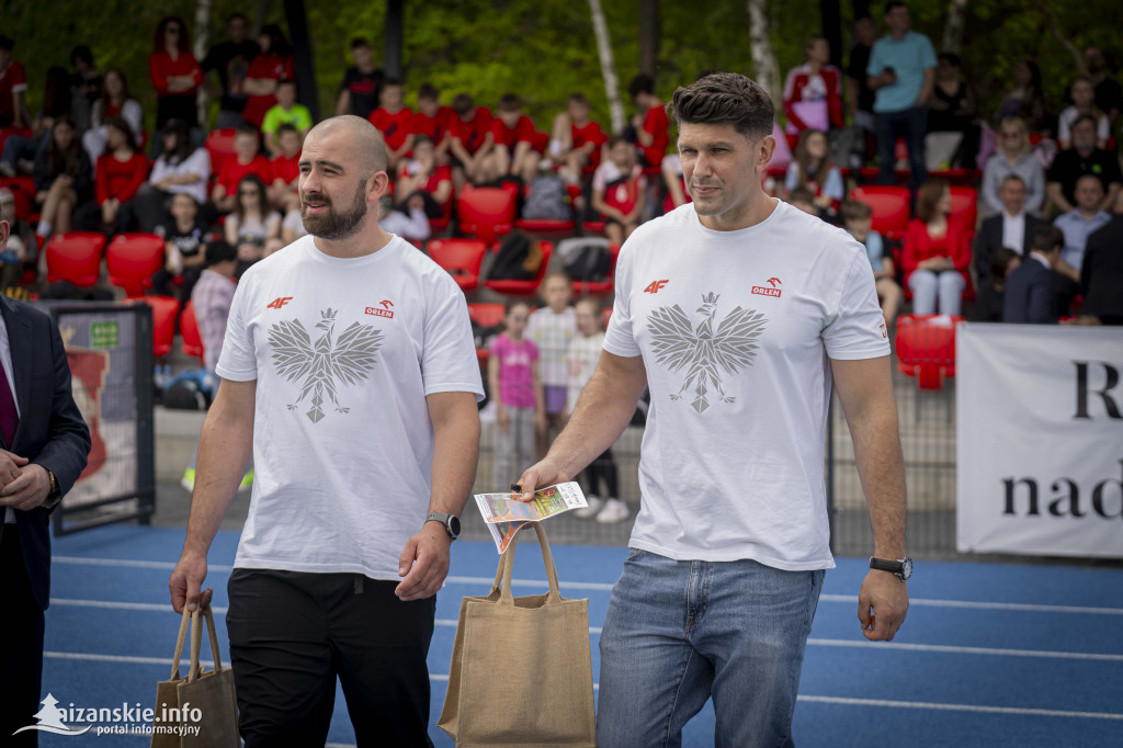 Stadion poświęcony i otwarty, ale… grać nie można