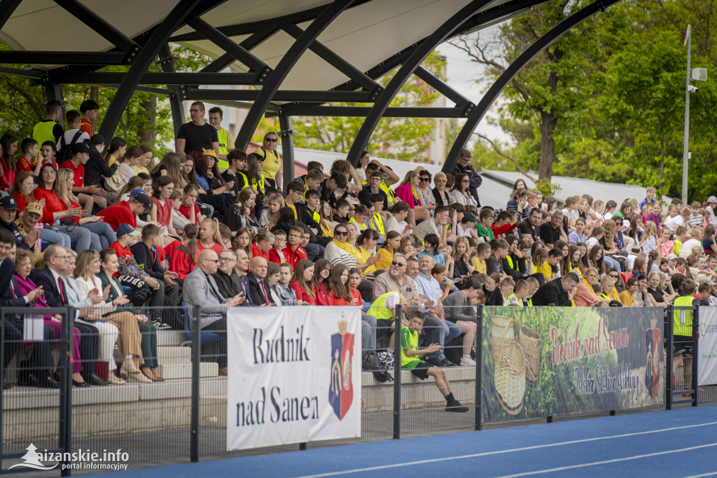 Stadion poświęcony i otwarty, ale… grać nie można