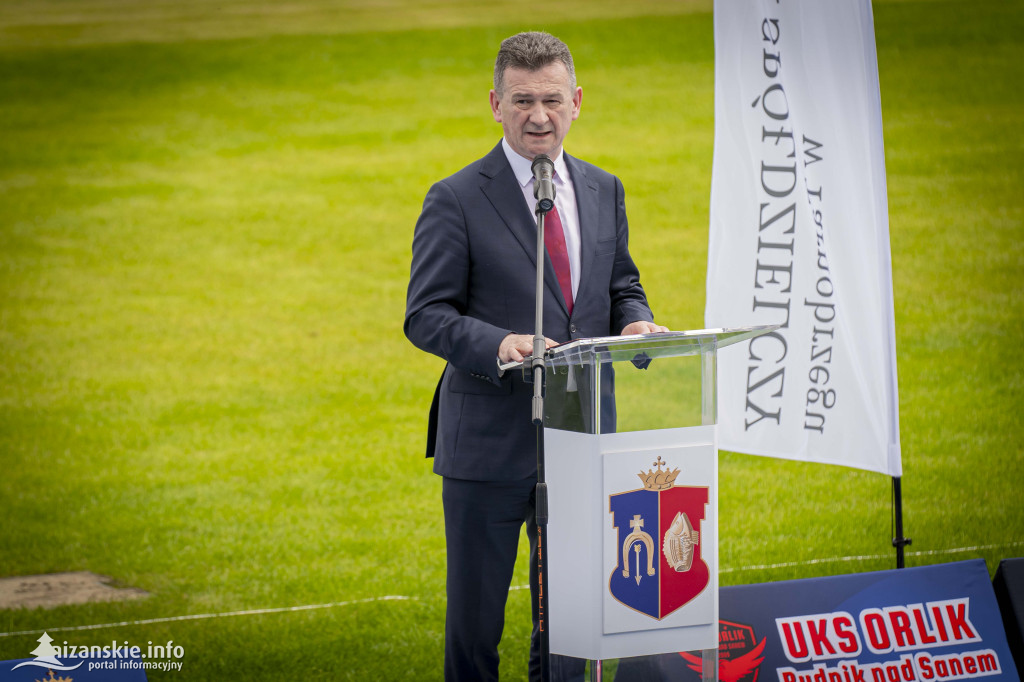 Stadion poświęcony i otwarty, ale… grać nie można