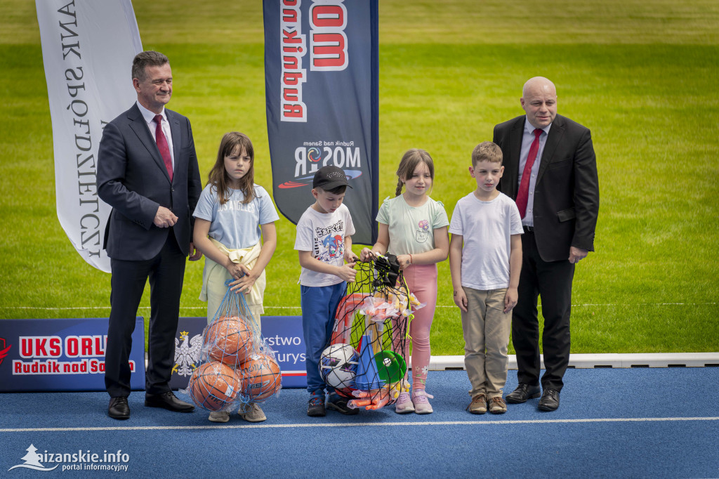 Stadion poświęcony i otwarty, ale… grać nie można
