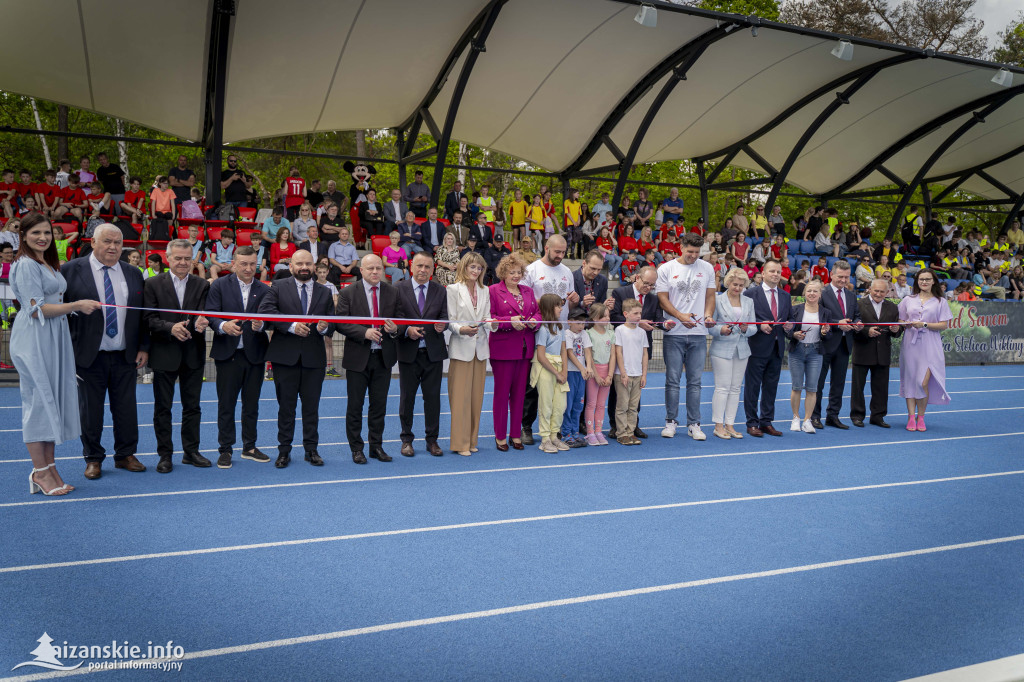 Stadion poświęcony i otwarty, ale… grać nie można