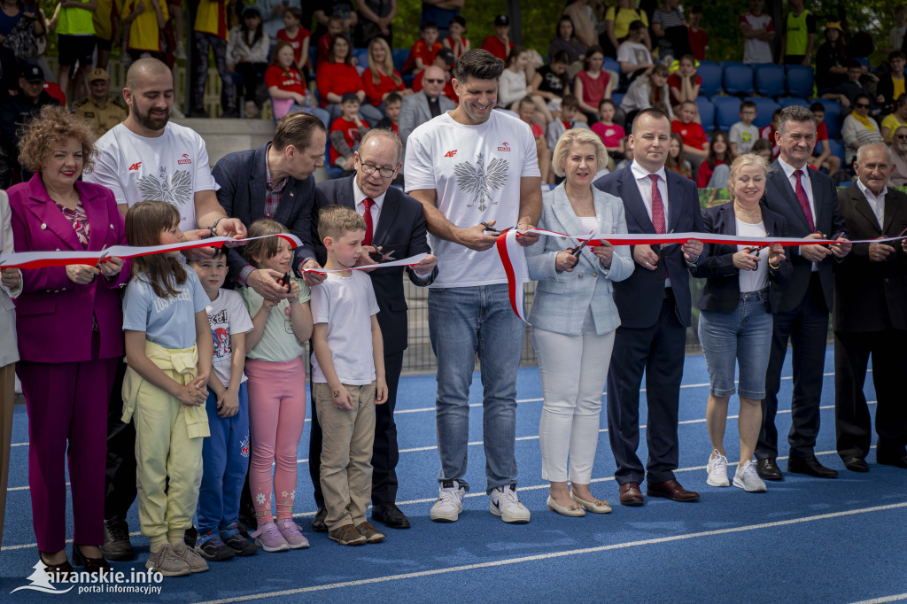 Stadion poświęcony i otwarty, ale… grać nie można