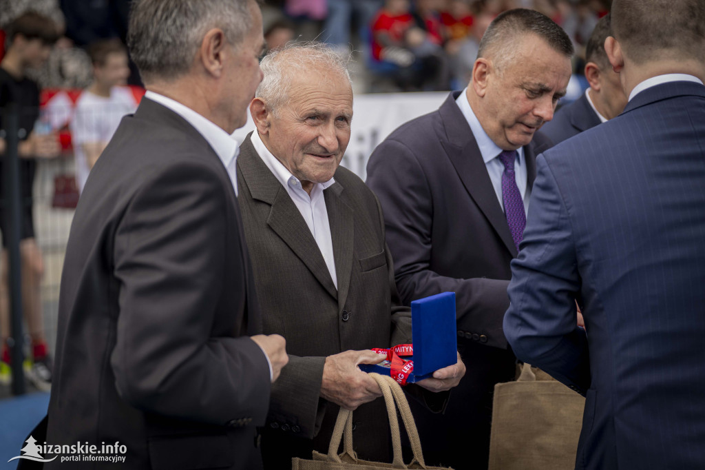 Stadion poświęcony i otwarty, ale… grać nie można