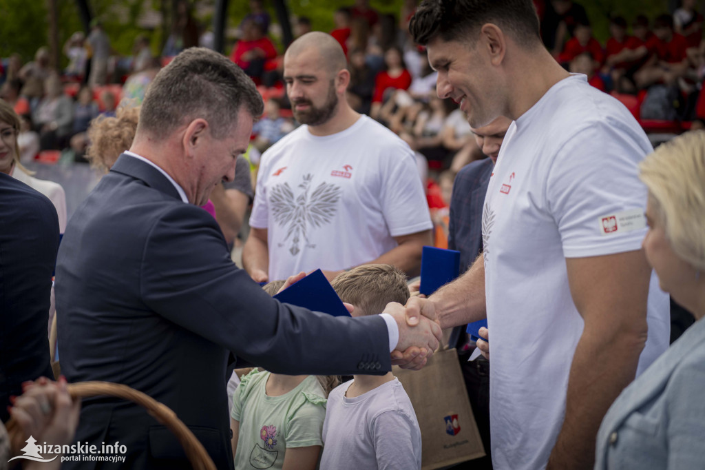 Stadion poświęcony i otwarty, ale… grać nie można