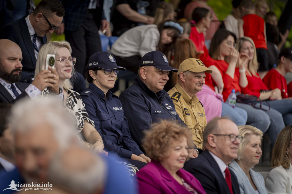 Stadion poświęcony i otwarty, ale… grać nie można