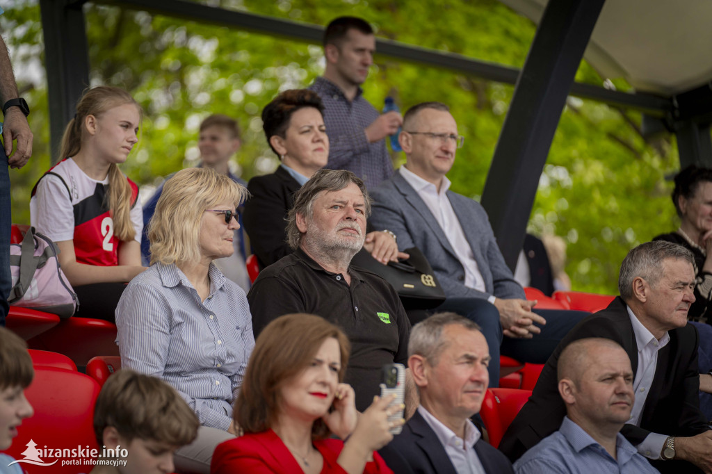 Stadion poświęcony i otwarty, ale… grać nie można