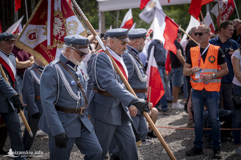 Uroczystości Narodowego Dnia Pamięci o Polakach w Domostawie